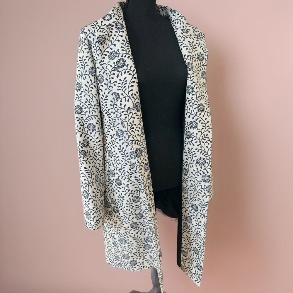 Cinzia Rocca coat with a floral or jacquard-style pattern. Made in Italy